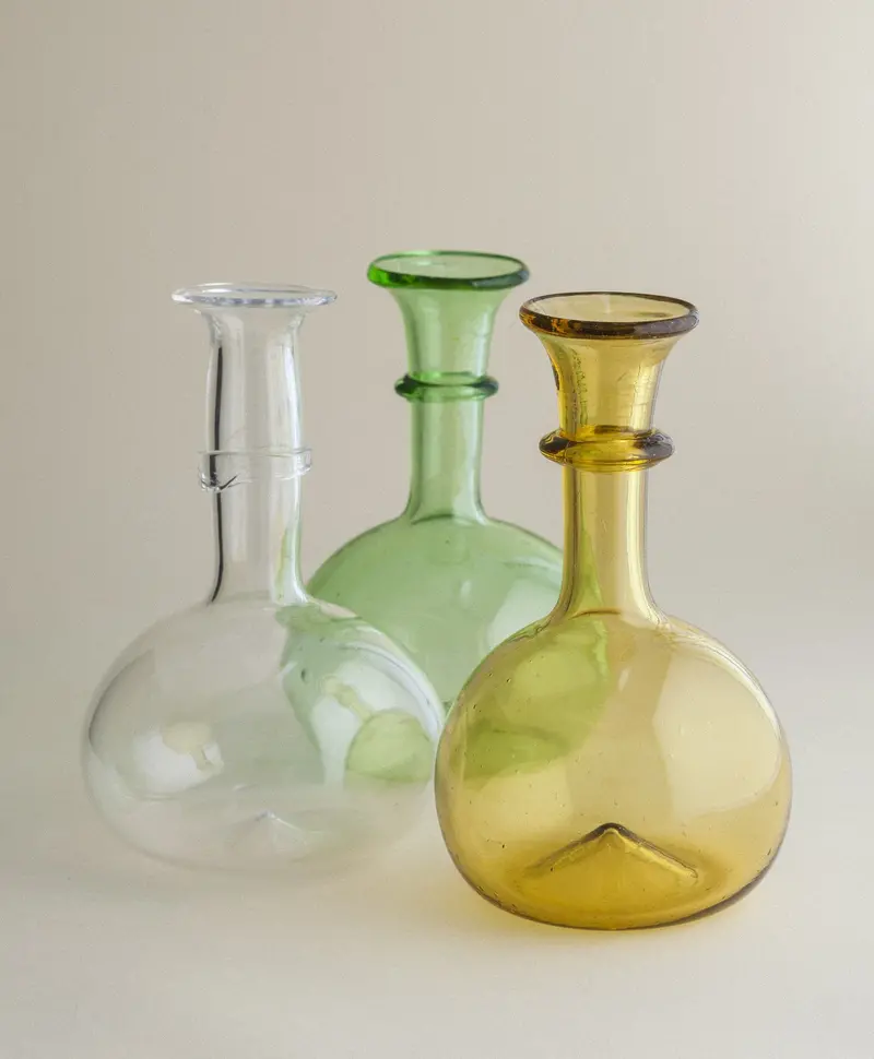 Artisanal Mouth-Blown Decanter With Stopper 1