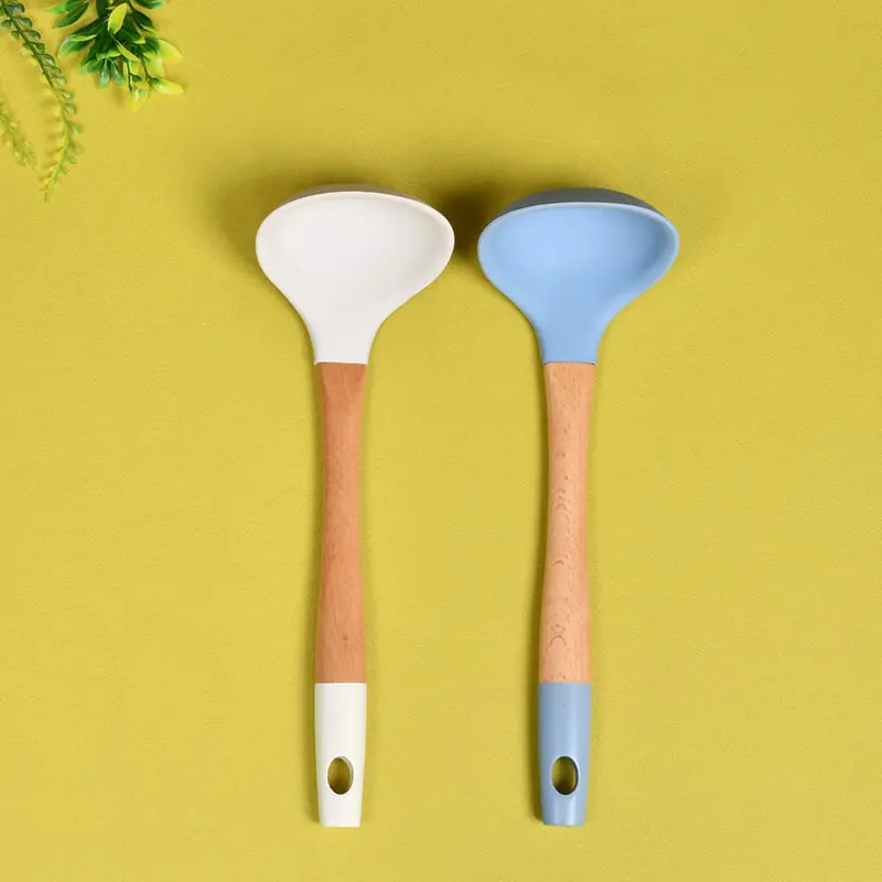 Bamboo-Handle Silicone Soup Ladle – Ergonomic Heat-Resistant Kitchen Tool 1