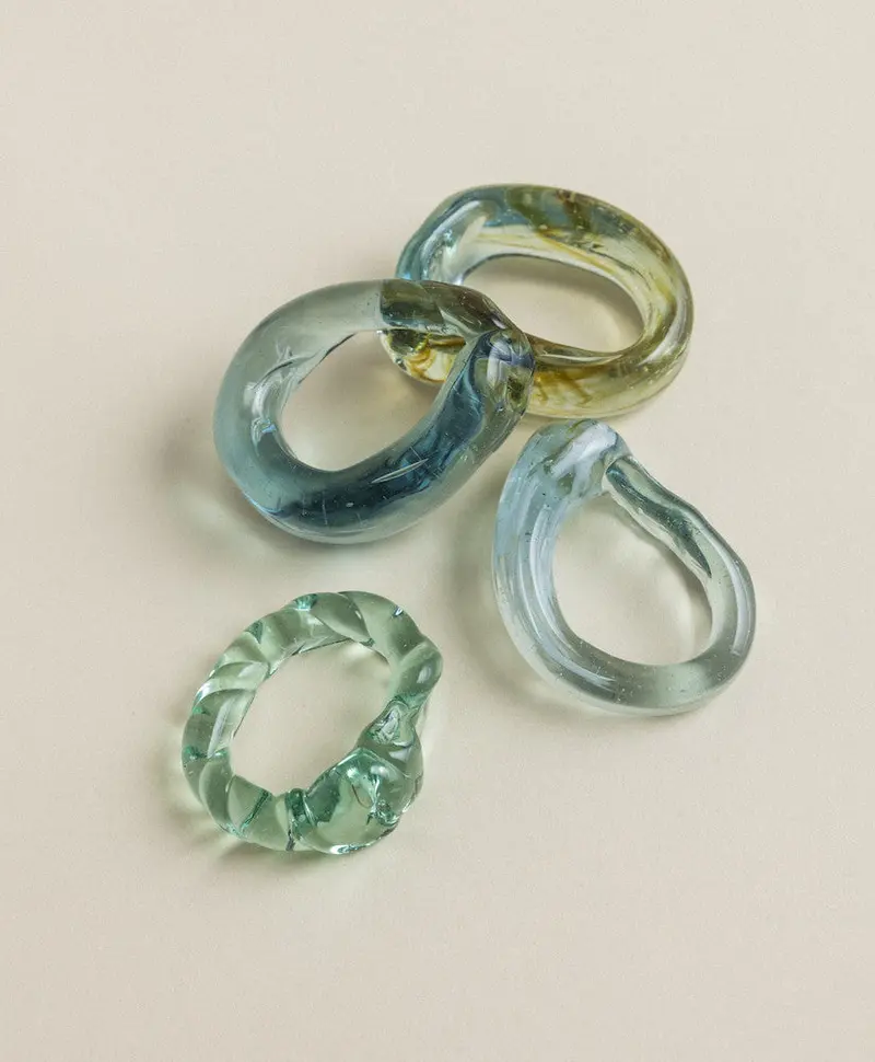 Elegant Glass Napkin Ring Set 1
