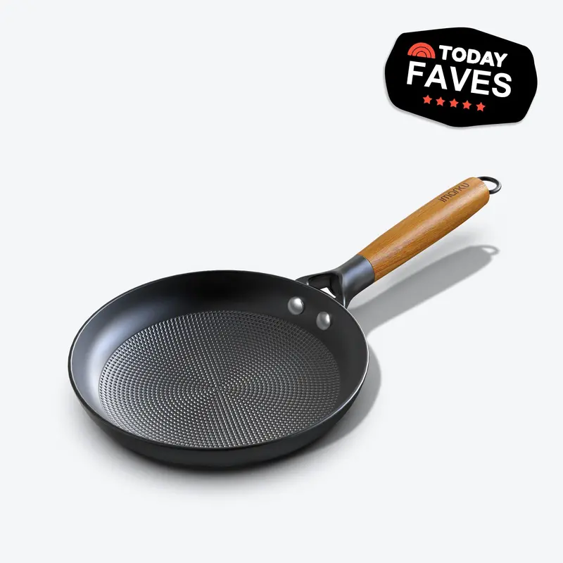 Ergonomic Cast Iron Fry Pan With Natural Wooden Handle And Nonstick Surface 3