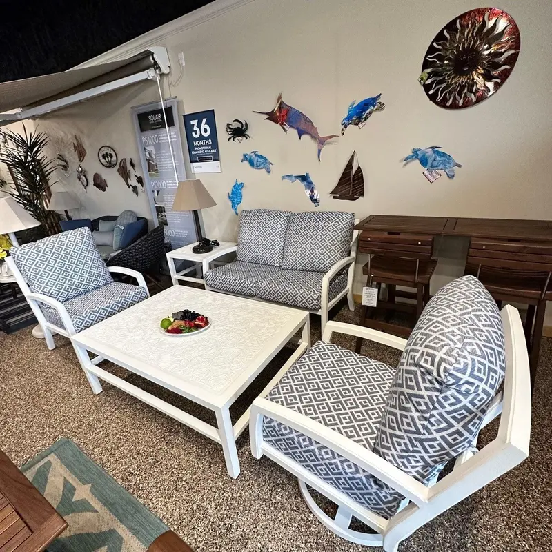 Tropitone Muirlands White Outdoor Lounge Set With Cushions 1